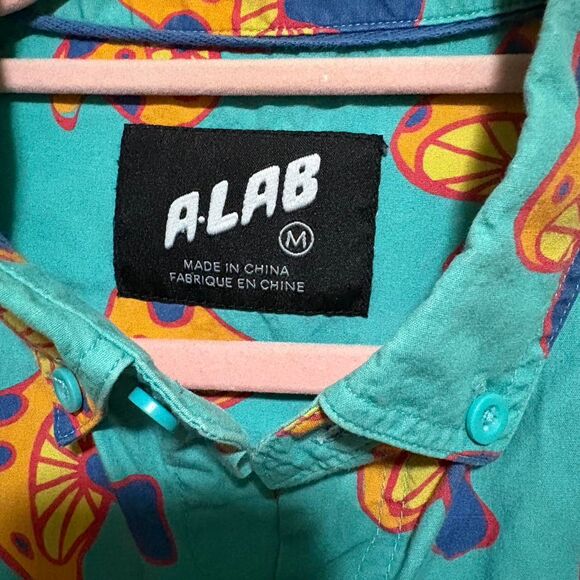 Trippy Mushroom Button Up size: medium - Picture 2 of 2